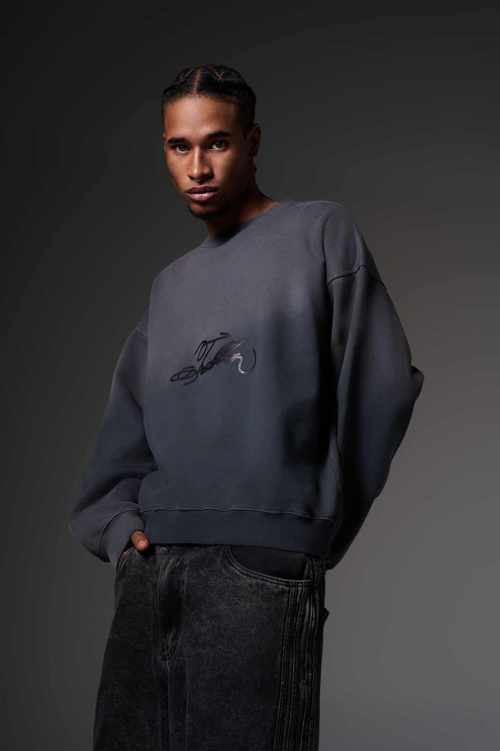 INVISIBLE LOGO CREWNECK
